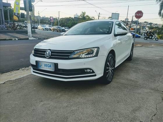 VOLKSWAGEN JETTA 2.0 TSI HIGHLINE 211CV GASOLINA 4P TIPTRONIC